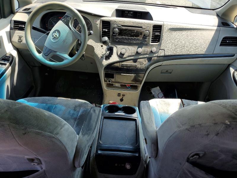 63686756 :رقم المزاد ، 5TDKK3DC4BS020387 vin ، 2011 Toyota Sienna مزاد بيع
