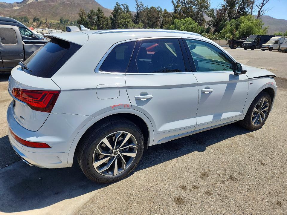 63925846 :رقم المزاد ، WA1EAAFYXP2151992 vin ، 2023 Audi Q5 مزاد بيع