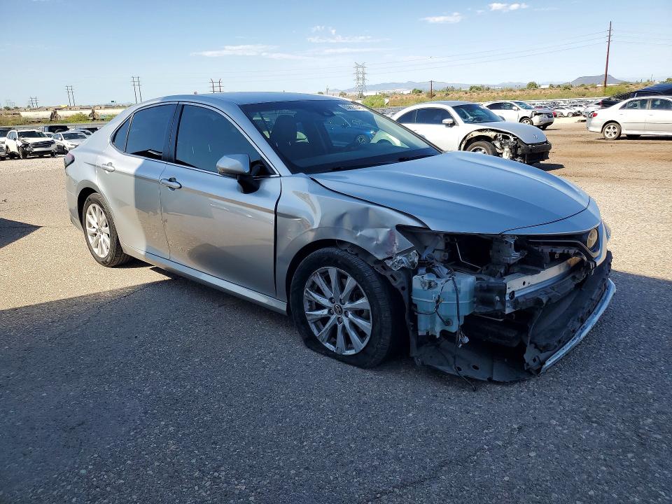 Продаж на аукціоні авто 2018 Toyota Camry, vin: JTNB11HK4J3015792, номер лоту: 63893346