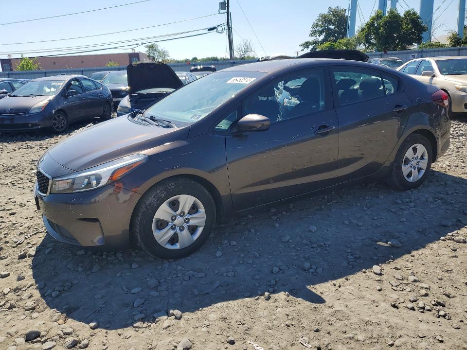 65453516 :رقم المزاد ، 3KPFK4A7XHE081700 vin ، 2017 Kia Forte مزاد بيع