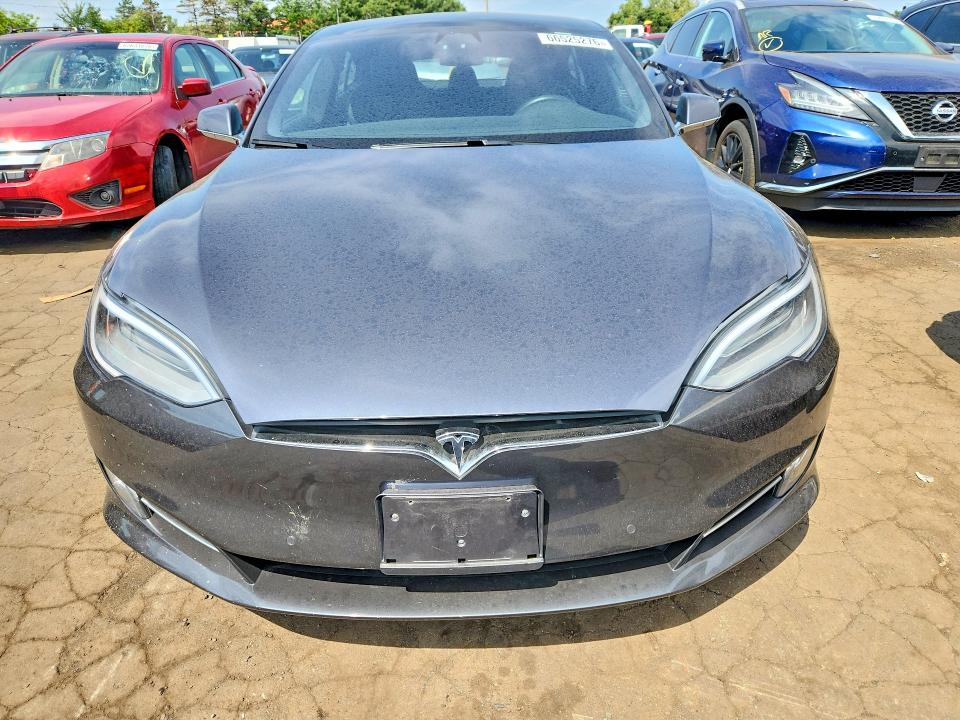 66525276 :رقم المزاد ، 5YJSA1E24MF426738 vin ، 2021 Tesla Model S مزاد بيع