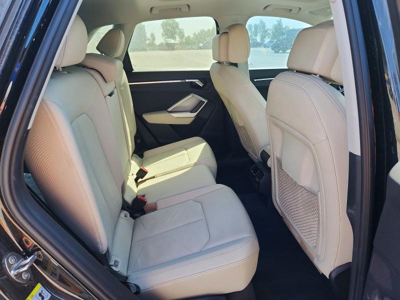 65496826 :رقم المزاد ، WA1AUCF3XM1132169 vin ، 2021 Audi Q3 مزاد بيع