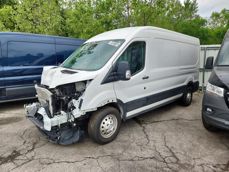 60585746 :رقم المزاد ، 1FTBR1C82NKA00681 vin ، 2022 Ford Transit مزاد بيع