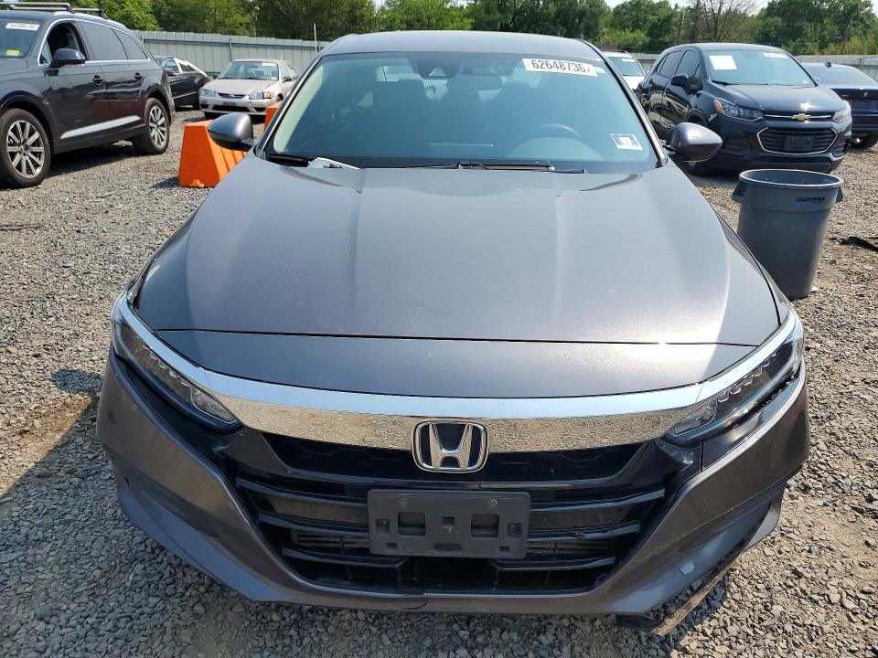 62648736 :رقم المزاد ، 1HGCV1F10JA064895 vin ، 2018 Honda Accord مزاد بيع