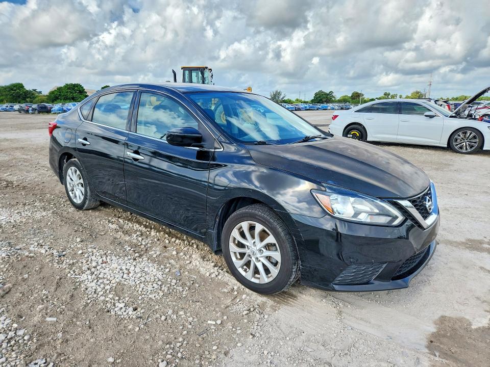63886406 :رقم المزاد ، 3N1AB7AP2JL619368 vin ، 2018 Nissan Sentra مزاد بيع