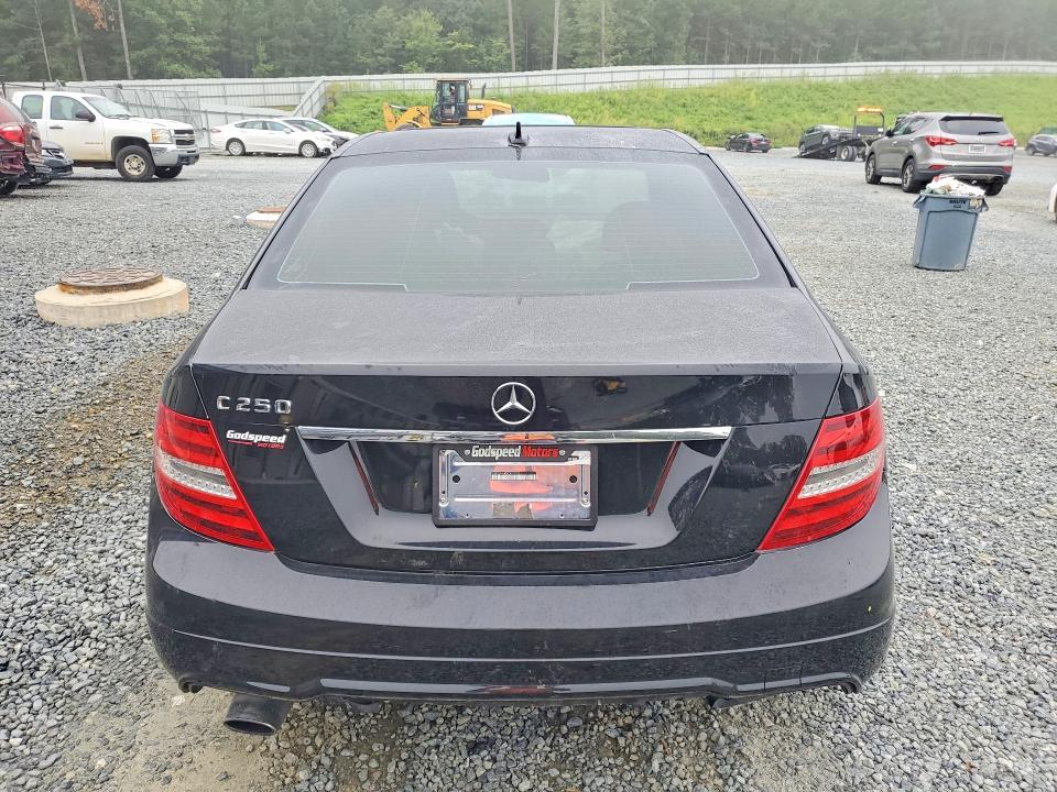 Продаж на аукціоні авто 2012 Mercedes-benz C, vin: WDDGF4HB9CR197931, номер лоту: 62823656