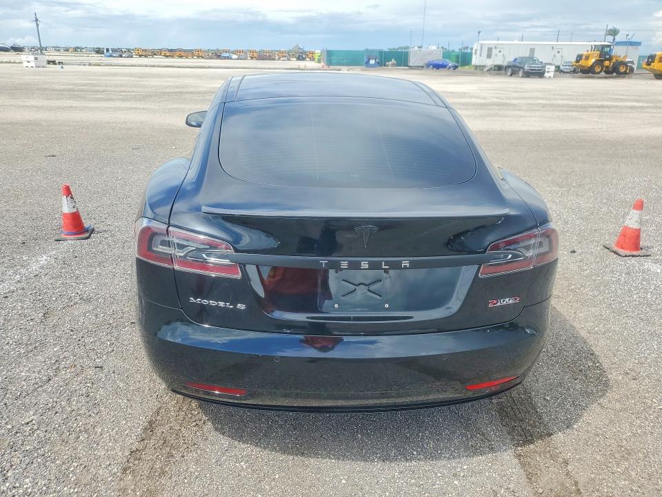 67108776 :رقم المزاد ، 5YJSA1E47HF200717 vin ، 2017 Tesla Model S مزاد بيع