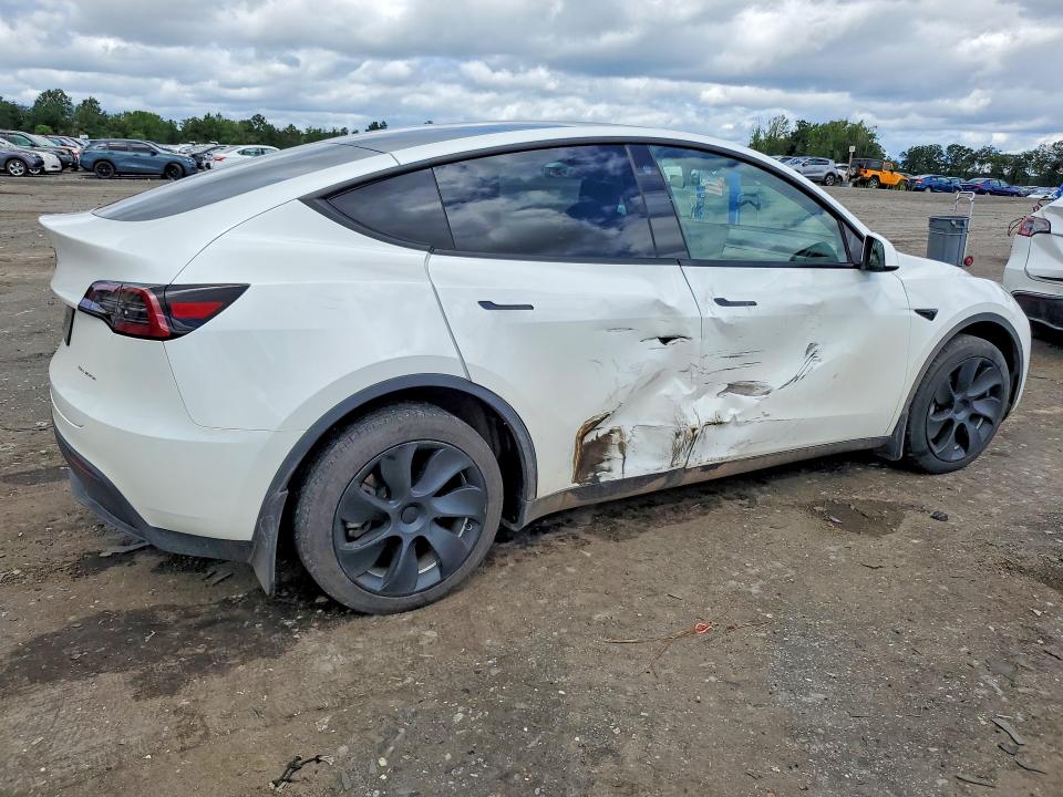 Продажа на аукционе авто 2023 Tesla Model Y, vin: 7SAYGDEEXPF664427, номер лота: 63839066