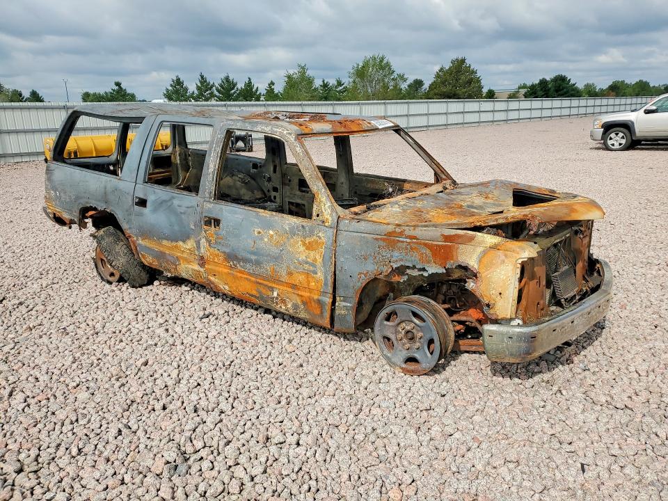 65826676 :رقم المزاد ، 3GNFK16R5WG135924 vin ، 1998 Chevrolet Suburban مزاد بيع
