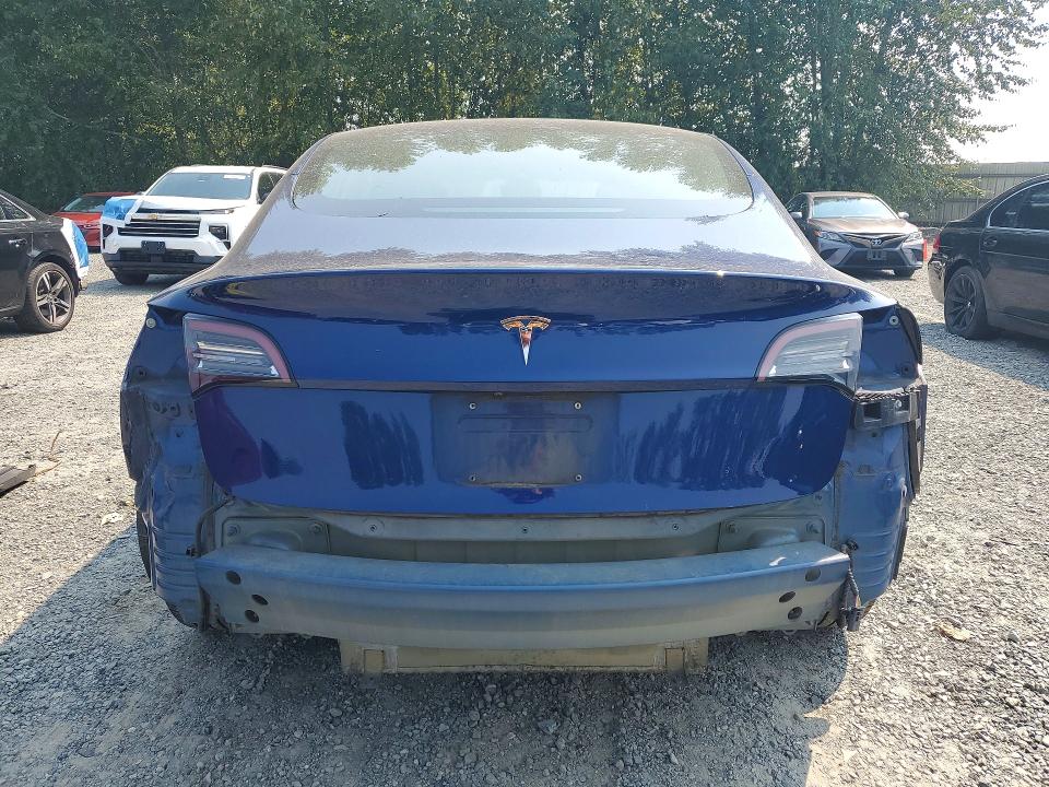 63608086 :رقم المزاد ، 5YJ3E1EA1JF076013 vin ، 2018 Tesla Model 3 مزاد بيع