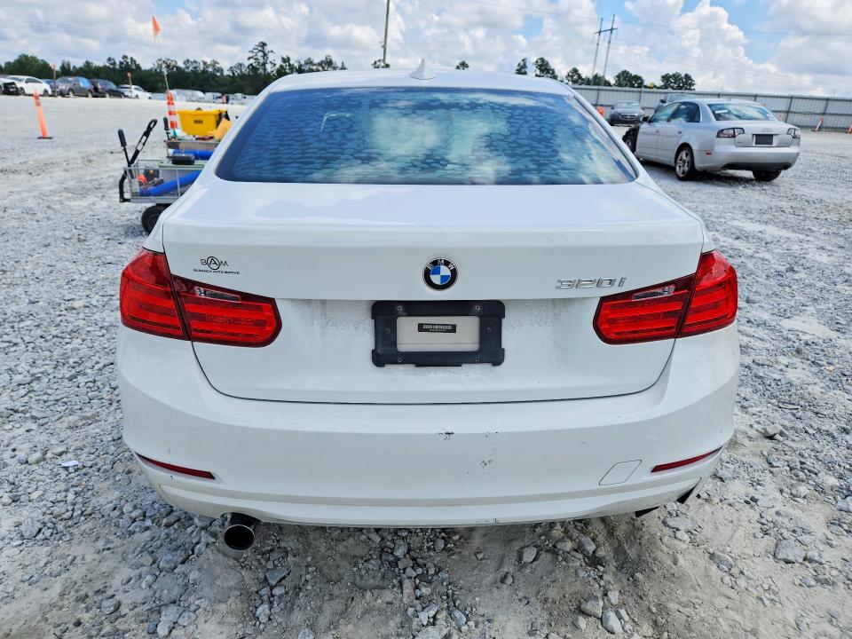 2015 Bmw 320 მანქანა იყიდება აუქციონზე, vin: WBA3B1C57FK137905, აუქციონის ნომერი: 63615536