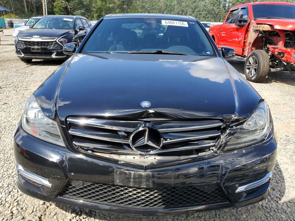 2014 Mercedes-benz C მანქანა იყიდება აუქციონზე, vin: WDDGF4HB1EA939448, აუქციონის ნომერი: 64661156