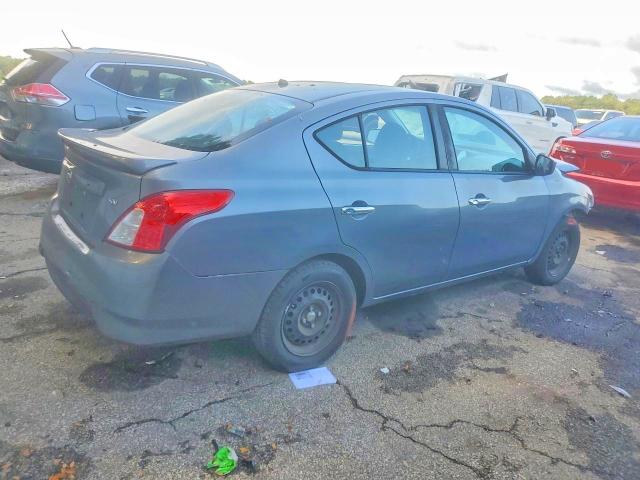 64414356 :رقم المزاد ، 3N1CN7AP9JL858996 vin ، 2018 Nissan Versa مزاد بيع