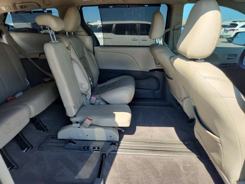 2015 Toyota Sienna მანქანა იყიდება აუქციონზე, vin: 5TDKK3DC7FS582418, აუქციონის ნომერი: 64481366