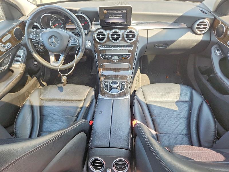 62632836 :رقم المزاد ، 55SWF4JB3JU257591 vin ، 2018 Mercedes-benz C مزاد بيع