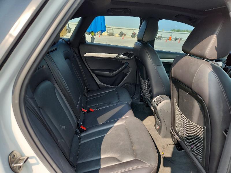 63813536 :رقم المزاد ، WA1BCCFS8JR000734 vin ، 2018 Audi Q3 مزاد بيع