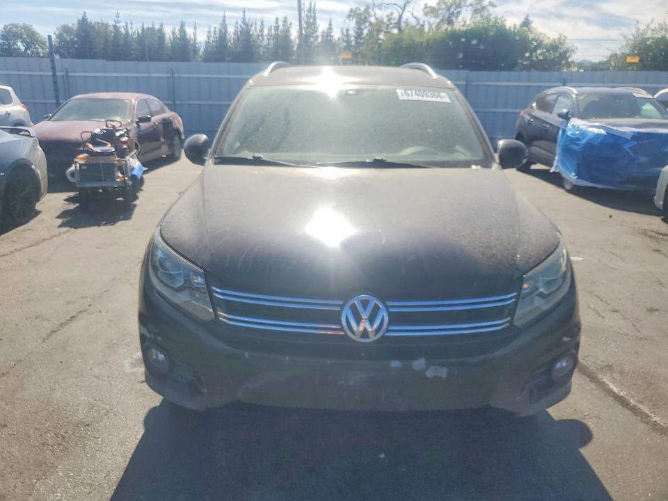 2013 Volkswagen Tiguan მანქანა იყიდება აუქციონზე, vin: WVGAV3AX3DW584461, აუქციონის ნომერი: 67409366