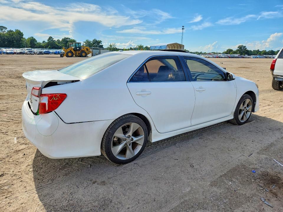 63787136 :رقم المزاد ، 4T1BF1FK2CU568779 vin ، 2012 Toyota Camry مزاد بيع