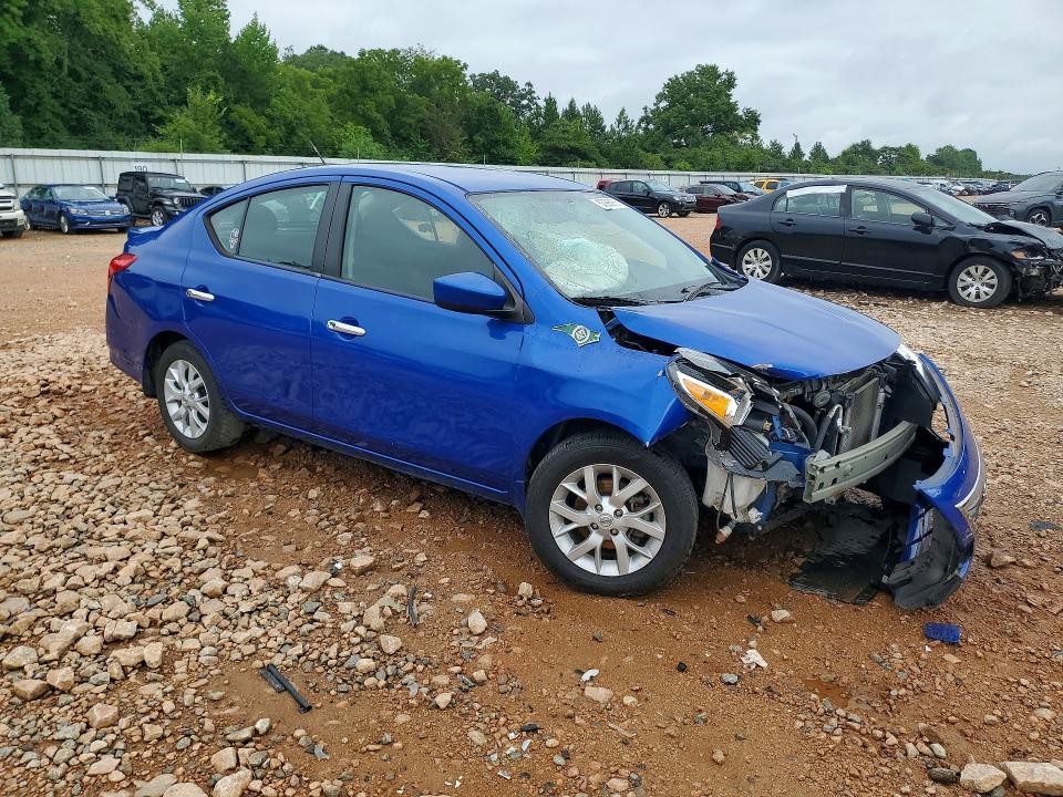 62996976 :رقم المزاد ، 3N1CN7AP5HL892282 vin ، 2017 Nissan Versa مزاد بيع