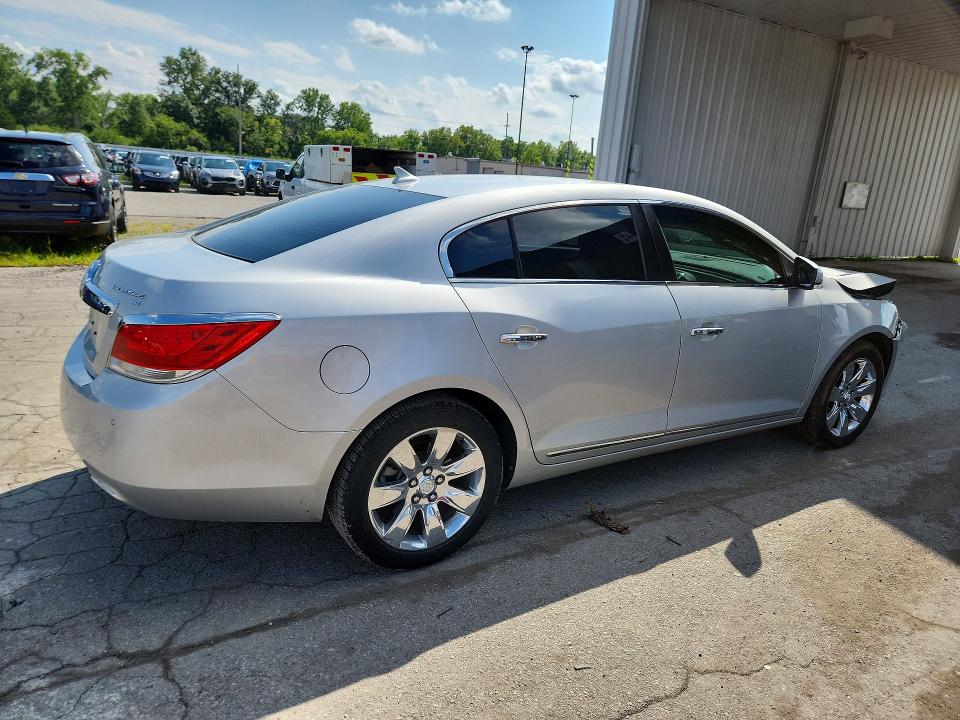 64090216 :رقم المزاد ، 1G4GE5ED9BF184570 vin ، 2011 Buick Lacrosse مزاد بيع