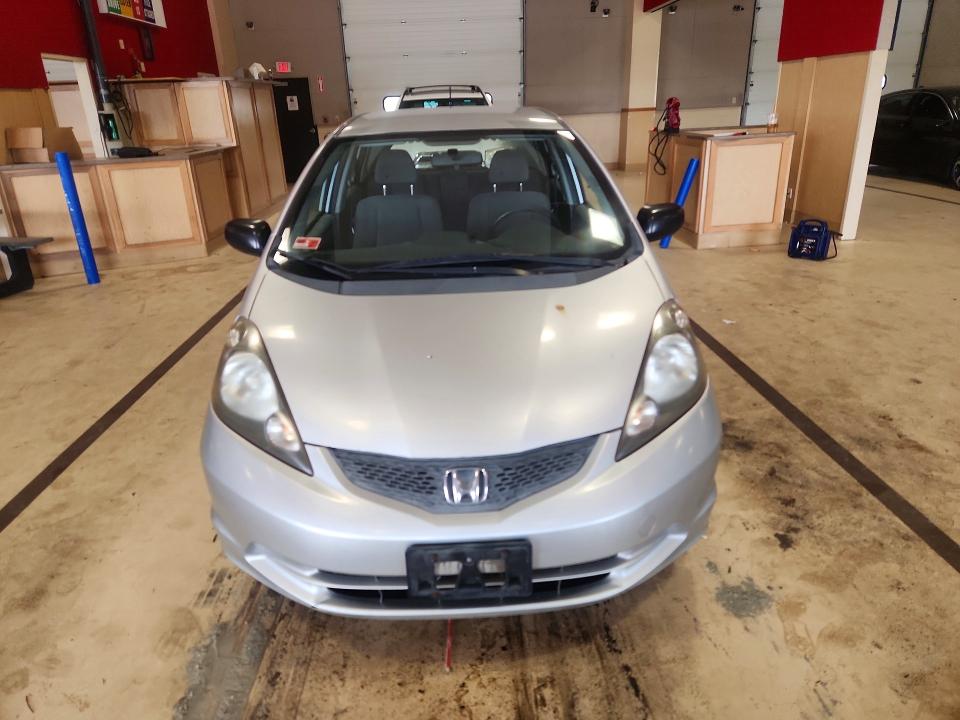 64631646 :رقم المزاد ، JHMGE8H33BC008512 vin ، 2011 Honda Fit مزاد بيع