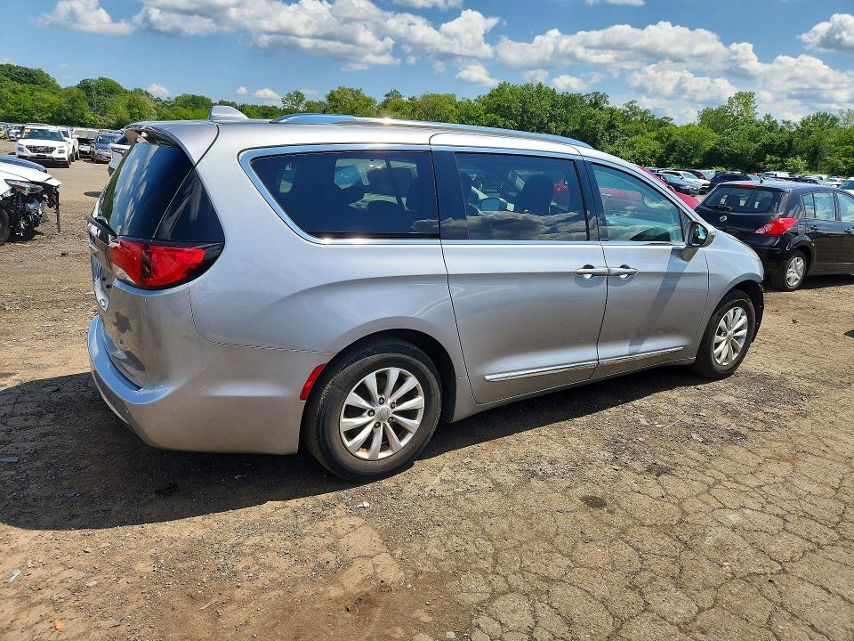 Продаж на аукціоні авто 2019 Chrysler Pacifica, vin: 2C4RC1BG0KR681302, номер лоту: 64892756