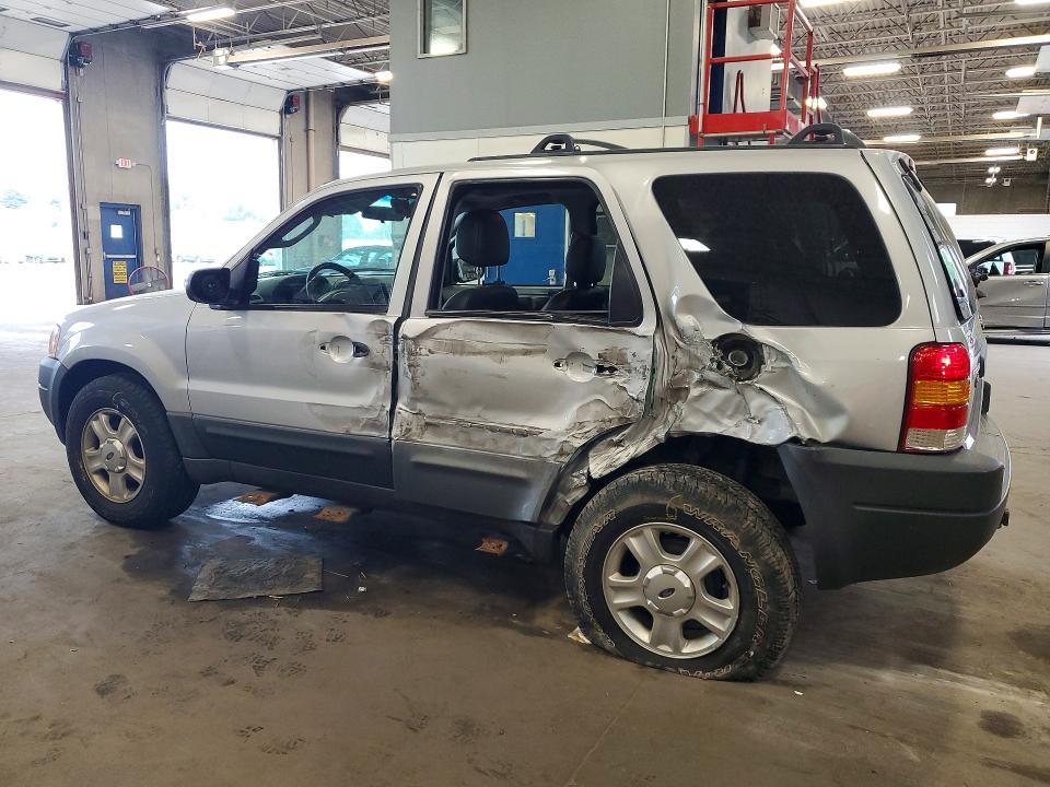 64552576 :رقم المزاد ، 1FMYU93183KB12338 vin ، 2003 Ford Escape مزاد بيع