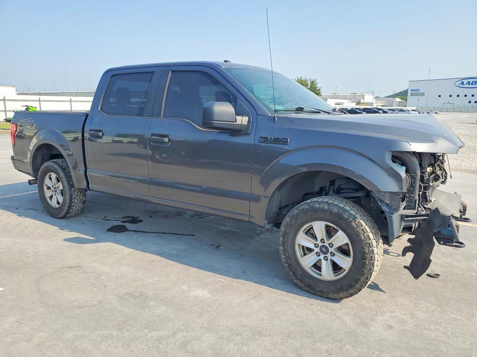 62870316 :رقم المزاد ، 1FTEW1EP4HFB32428 vin ، 2017 Ford F150 مزاد بيع