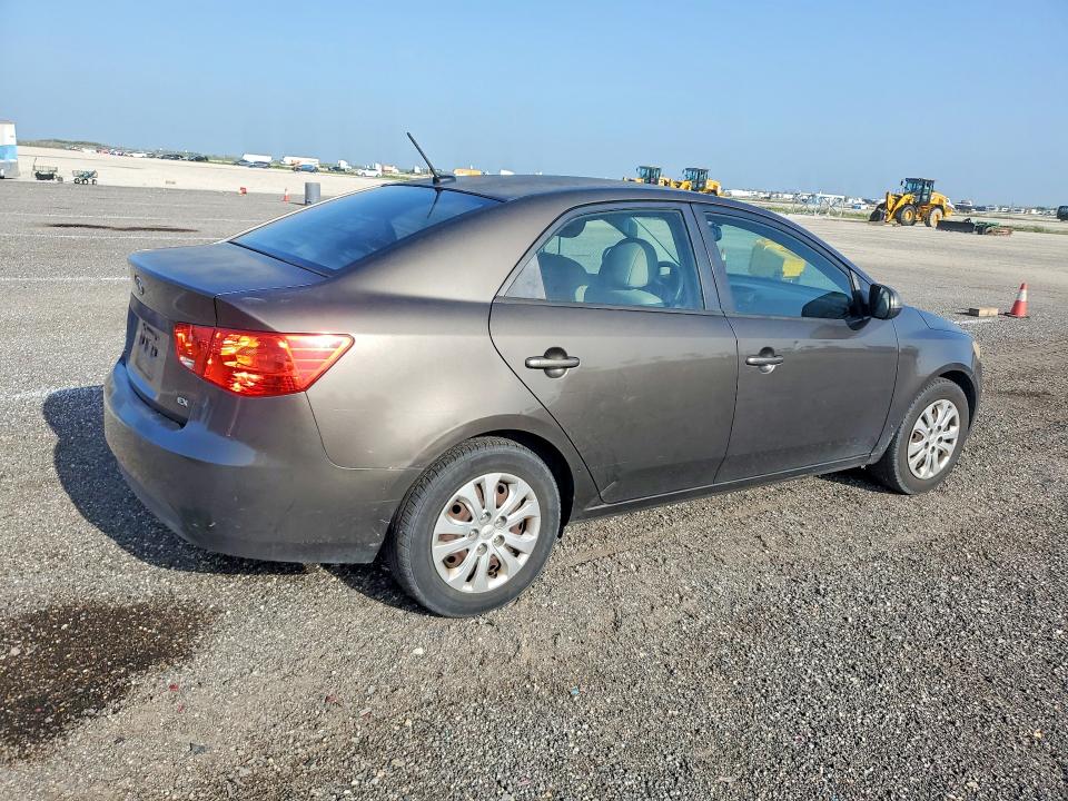 2012 Kia Forte მანქანა იყიდება აუქციონზე, vin: KNAFU4A22C5585108, აუქციონის ნომერი: 64932286