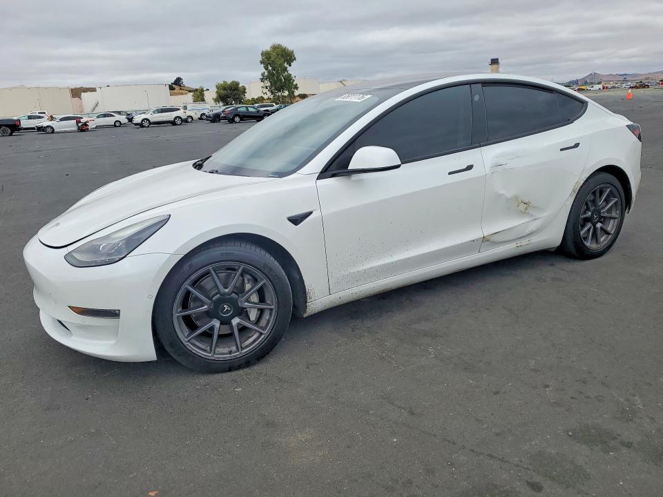 2021 Tesla Model 3 მანქანა იყიდება აუქციონზე, vin: 5YJ3E1EBXMF995540, აუქციონის ნომერი: 65011176