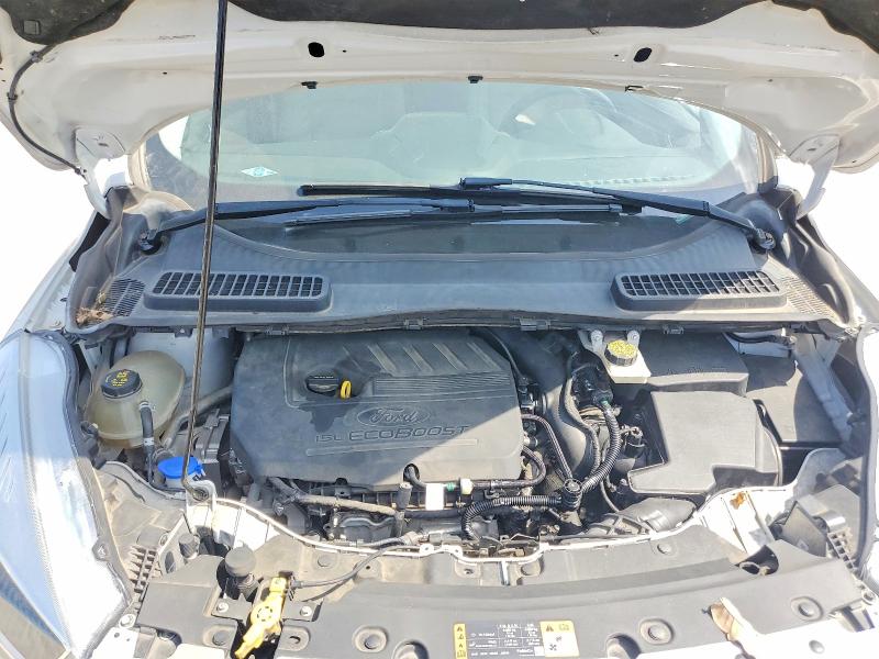 63890136 :رقم المزاد ، 1FMCU0JD1HUD27879 vin ، 2017 Ford Escape مزاد بيع