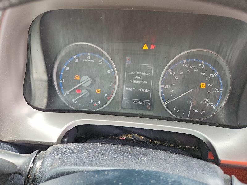 Продажа на аукционе авто 2018 Toyota Rav4, vin: JTMZFREV3JJ164501, номер лота: 63728316