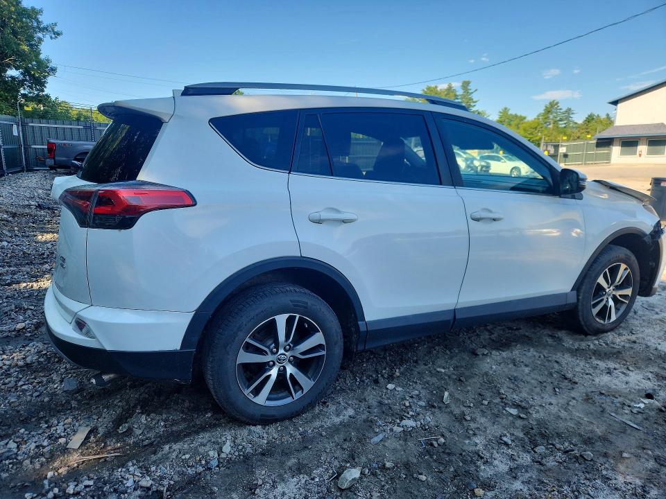 2017 Toyota Rav4 მანქანა იყიდება აუქციონზე, vin: 2T3RFREV2HW655329, აუქციონის ნომერი: 62831016