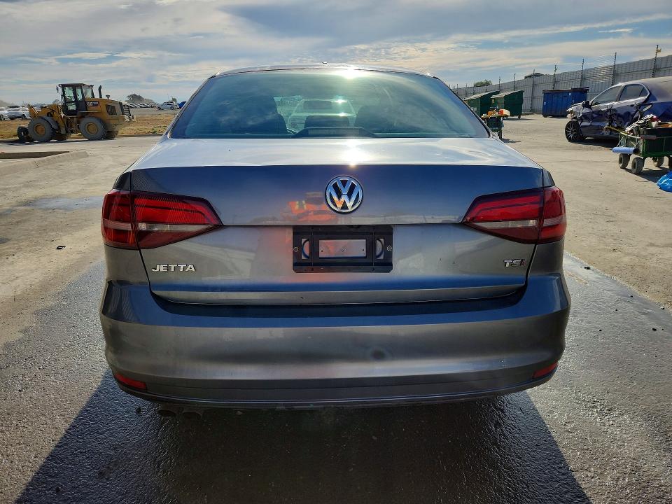 Aukcja sprzedaży 2018 Volkswagen Jetta, vin: 3VW2B7AJ9JM215312, numer aukcji: 64251596