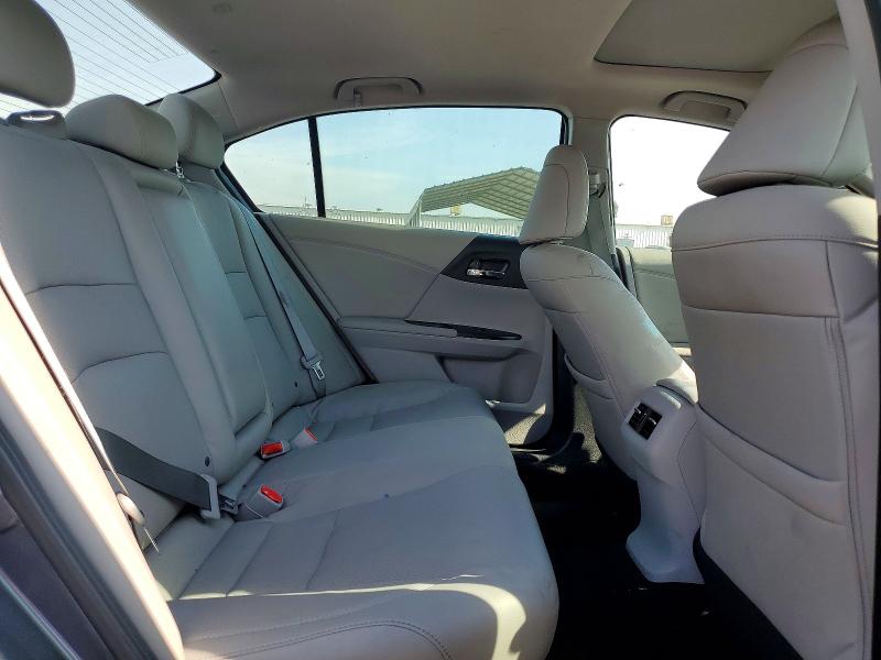 Продажа на аукционе авто 2017 Honda Accord, vin: 1HGCR2F87HA056892, номер лота: 63943076