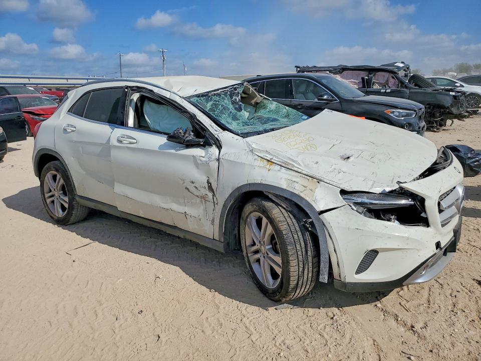 Продаж на аукціоні авто 2015 Mercedes-benz Gla, vin: WDCTG4EB7FJ182240, номер лоту: 64450726