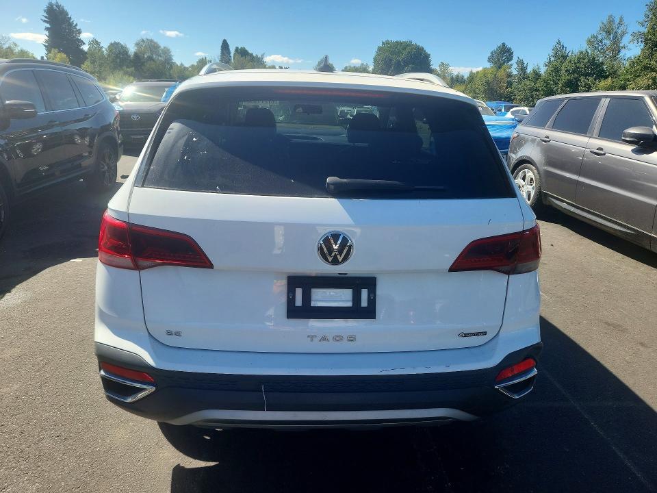 67271956 :رقم المزاد ، 3VVWX7B28NM043102 vin ، 2022 Volkswagen Taos مزاد بيع