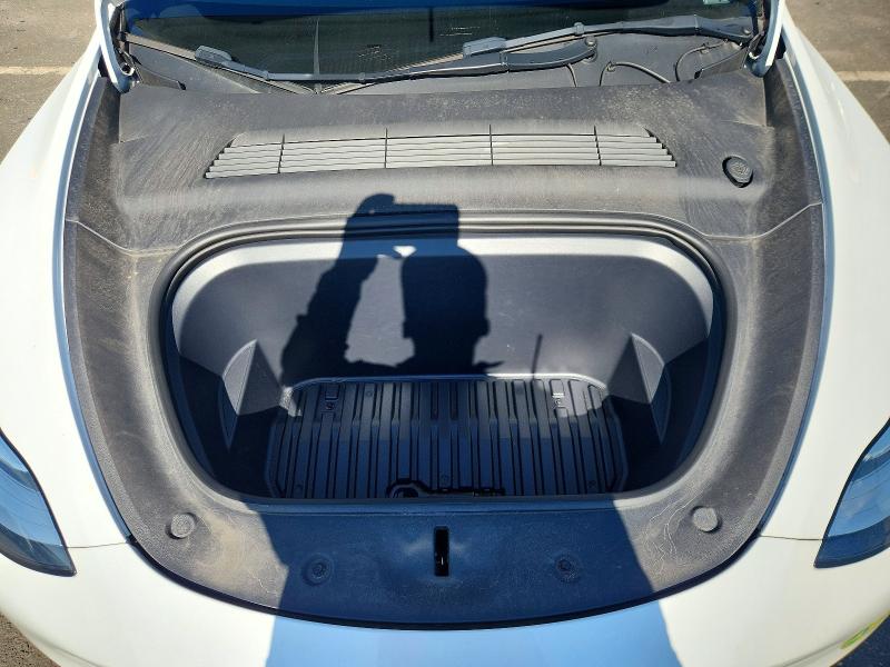 63800606 :رقم المزاد ، 7SAYGDEE9PA096314 vin ، 2023 Tesla Model Y مزاد بيع