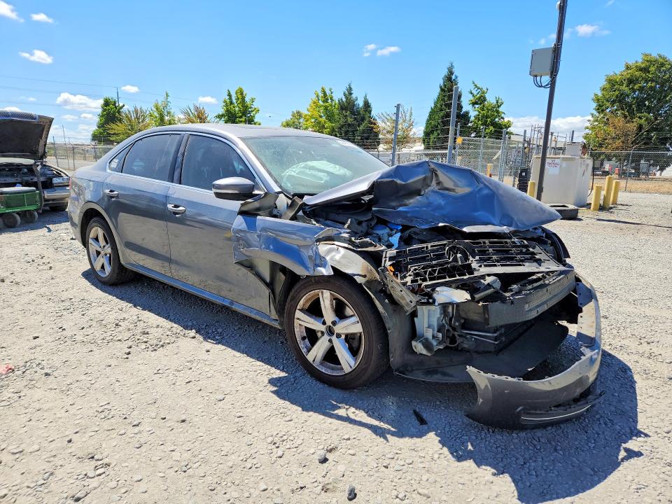 64480836 :رقم المزاد ، 1VWBN7A33DC097109 vin ، 2013 Volkswagen Passat مزاد بيع