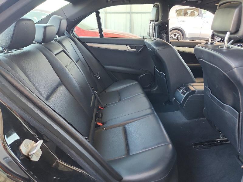 Продажа на аукционе авто 2013 Mercedes-benz C, vin: WDDGF4HB0DR242790, номер лота: 66455876