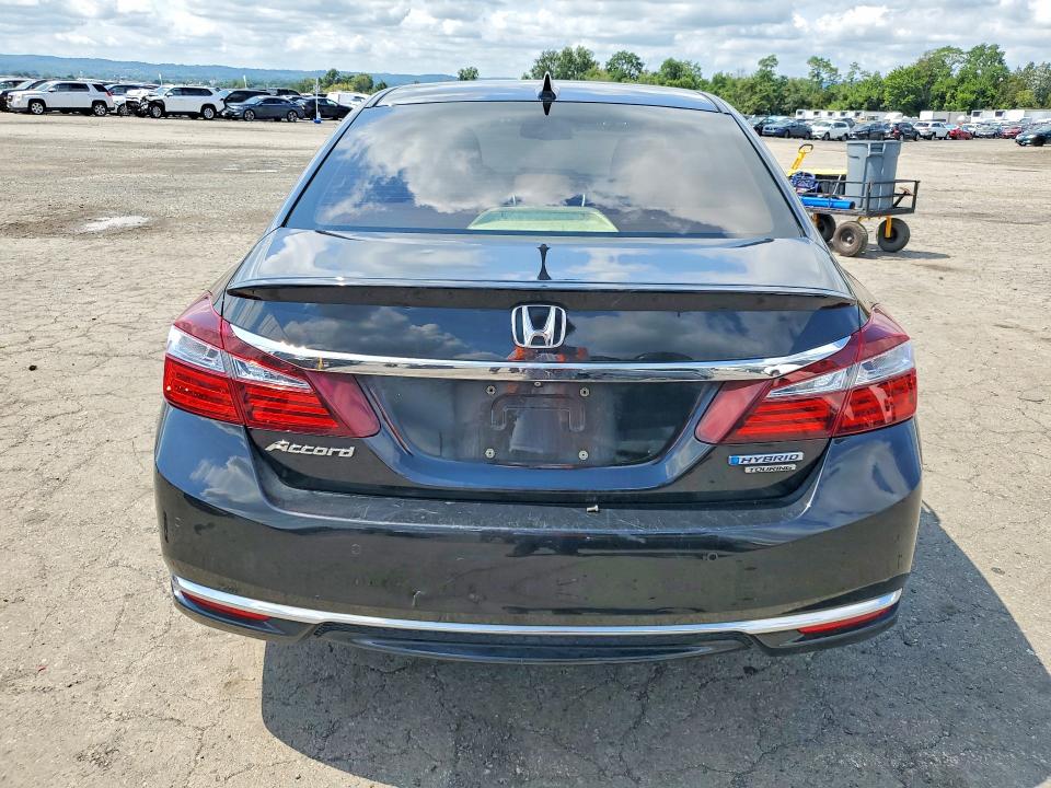 Продаж на аукціоні авто 2017 Honda Accord, vin: JHMCR6F78HC015381, номер лоту: 66767606