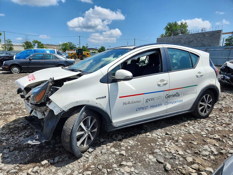 Auction sale of the 2018 Toyota Prius C, vin: JTDKDTB31J1599833, lot number: 64076466