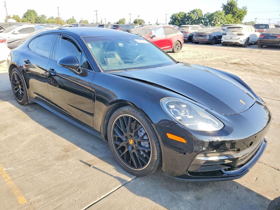 64590066 :رقم المزاد ، WP0AA2A76JL119647 vin ، 2018 Porsche Panamera مزاد بيع