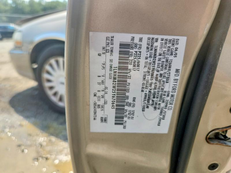 Продаж на аукціоні авто 2005 Lincoln Town Car, vin: 1LNHM82W25Y670645, номер лоту: 65209956