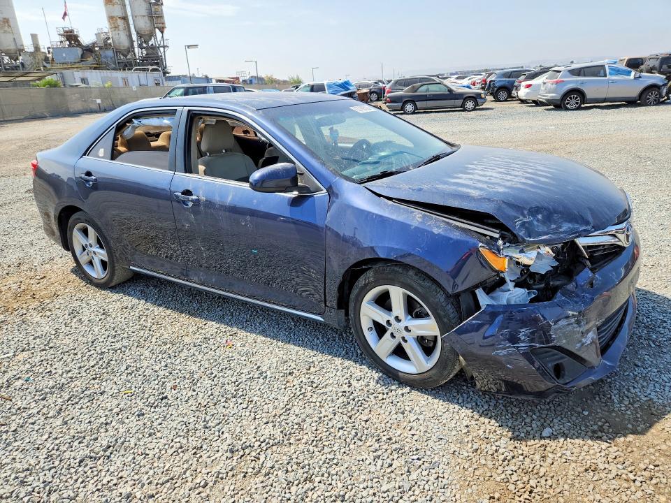 63788526 :رقم المزاد ، 4T4BF1FK7ER382115 vin ، 2014 Toyota Camry مزاد بيع