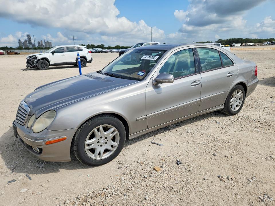 2007 Mercedes-benz E მანქანა იყიდება აუქციონზე, vin: WDBUF22X97B046686, აუქციონის ნომერი: 64116496