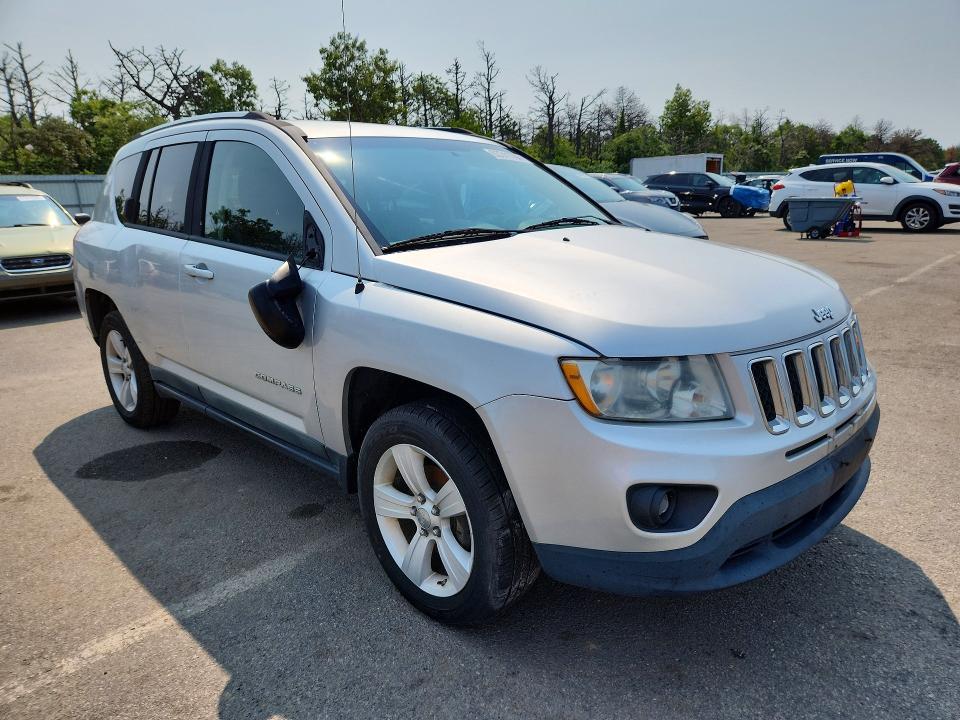 63741786 :رقم المزاد ، 1J4NT1FB6BD241062 vin ، 2011 Jeep Compass مزاد بيع