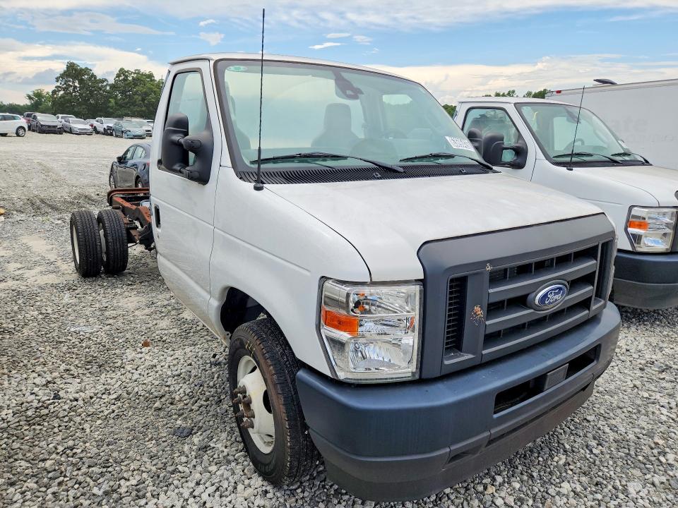 2024 Ford Econoline მანქანა იყიდება აუქციონზე, vin: 1FDWE3FN1RDD42123, აუქციონის ნომერი: 63696426