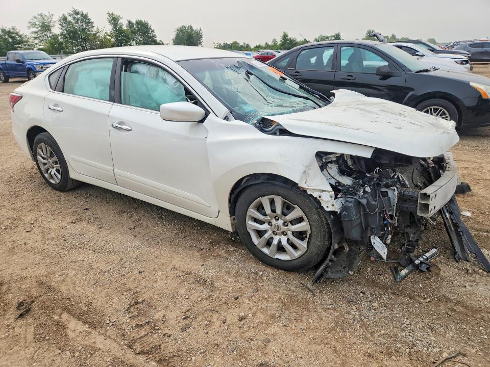 Продажа на аукционе авто 2015 Nissan Altima, vin: 1N4AL3AP6FN368886, номер лота: 65012406