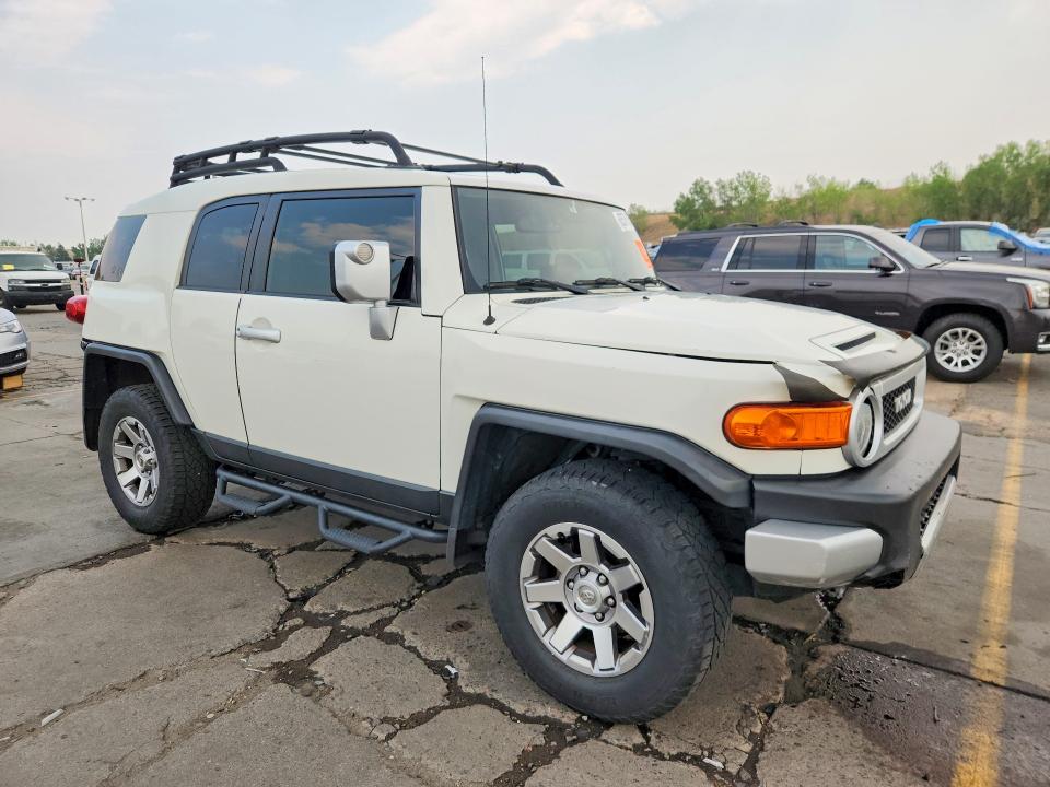 2014 Toyota Fj Cruiser მანქანა იყიდება აუქციონზე, vin: JTEBU4BF6EK200801, აუქციონის ნომერი: 63576156